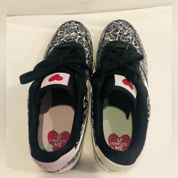 Women’s Air Force 1 ‘07 Low SE ‘Valentine’s Day’ Size US 9 W Black/White - Picture 3 of 4